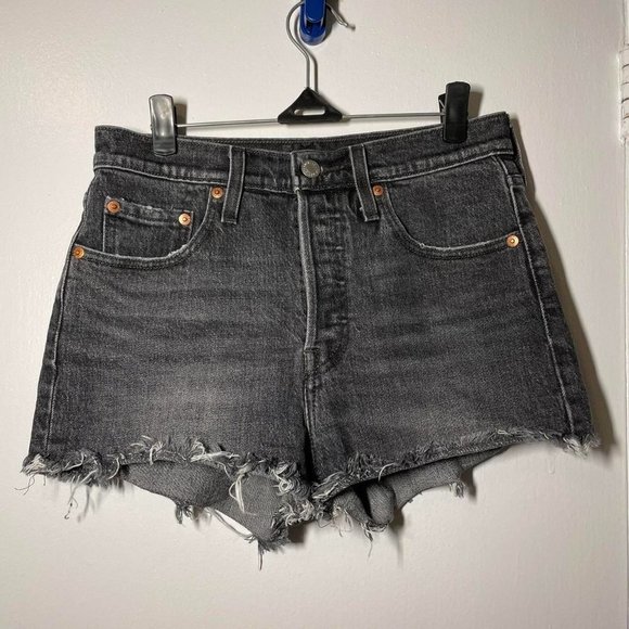 Levi's Black Denim Women's Shorts - Picture 2 of 4
